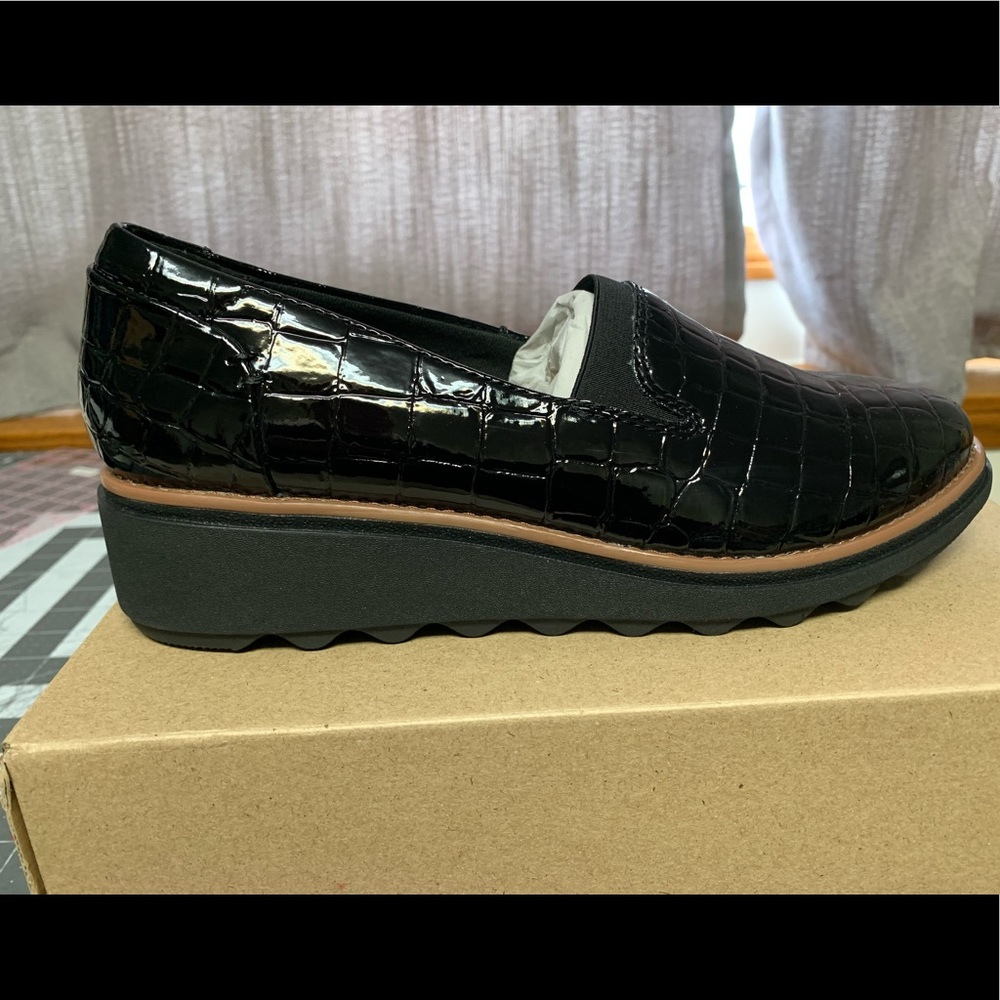 NIB, Clarks size 7 Sharon Dolly black shoes.